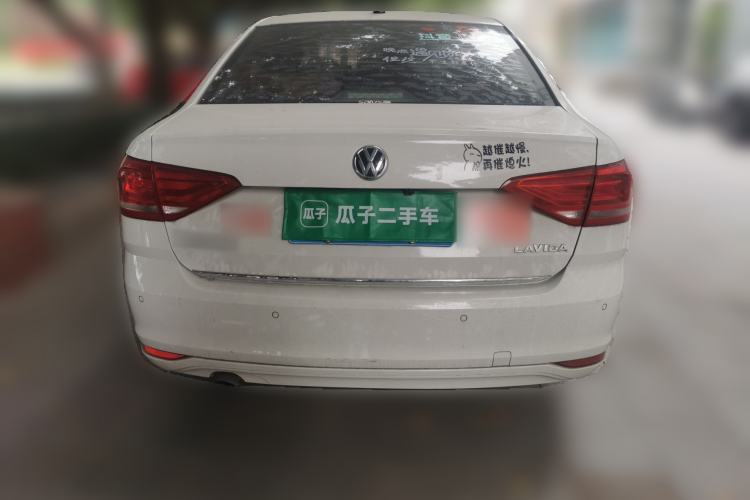 Used Volkswagen Lavida 2015 1.6L Manual Comfort Edition Exterior 4
