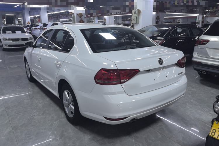 Used Volkswagen Lavida 2015 1.6L Automatic Fashion Edition Exterior 4