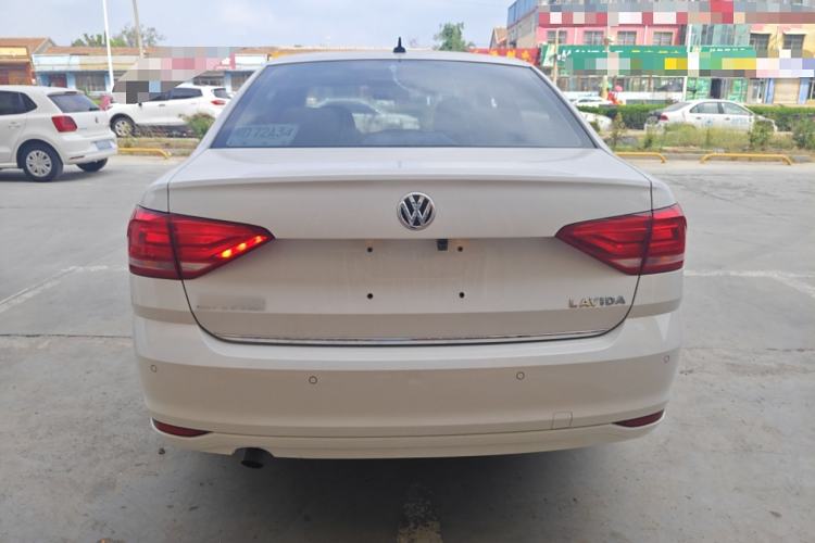 Used Volkswagen Lavida 2015 1.6L Automatic Comfort Edition Exterior 4