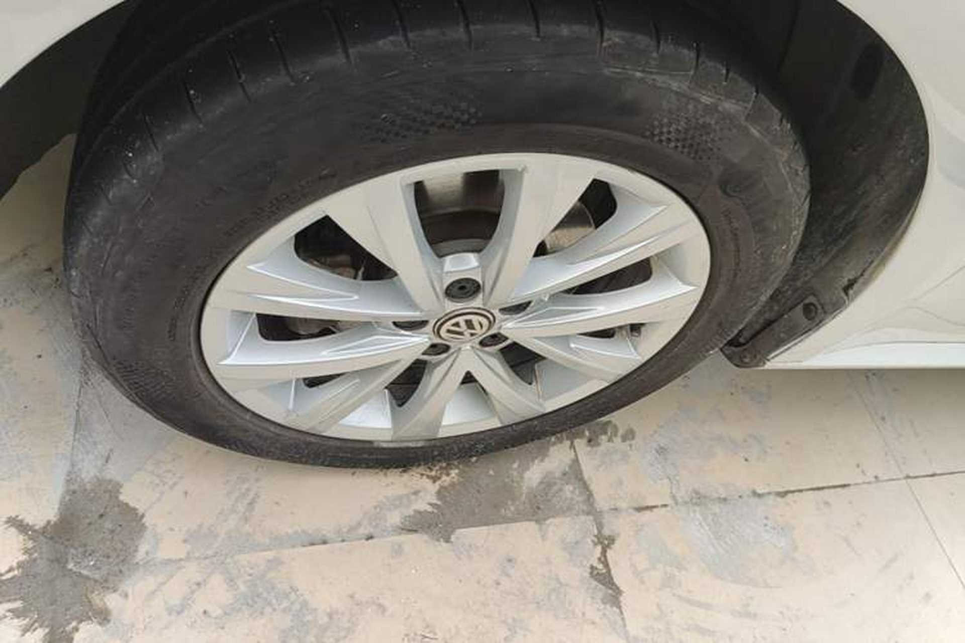 Used Volkswagen Lavida 2015 1.6L Automatic Comfort Edition Exterior 4