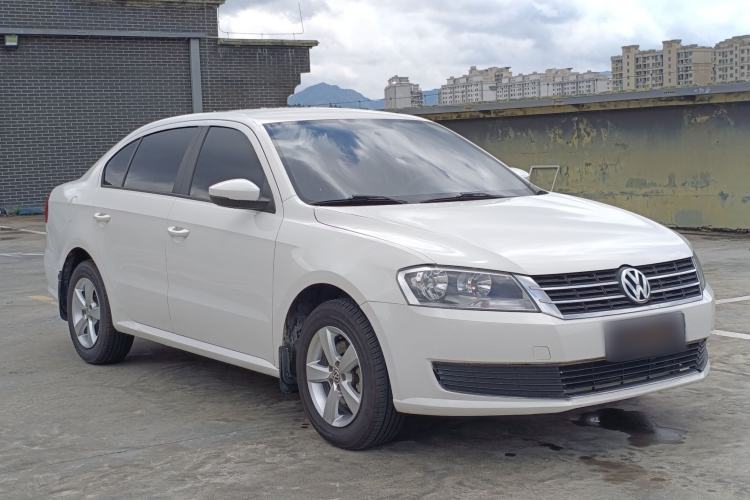 Used Volkswagen Lavida 2015 1.6L Automatic Fashion Edition Exterior 5