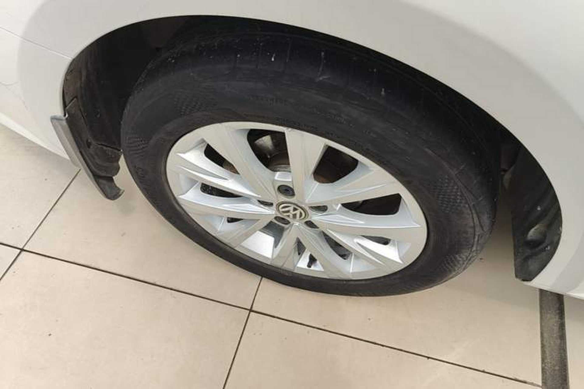 Used Volkswagen Lavida 2015 1.6L Automatic Comfort Edition Exterior 5