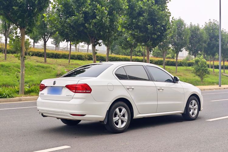 Used Volkswagen Lavida 2015 1.6L Manual Fashion Edition Exterior 7