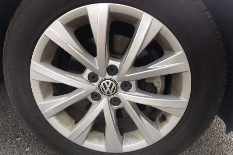Used Volkswagen Lavida 2015 1.6L Automatic Comfort Edition Exterior 7