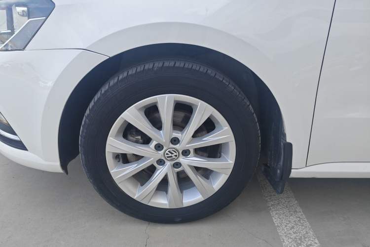 Used Volkswagen Lavida 2015 1.6L Automatic Comfort Edition Exterior 7