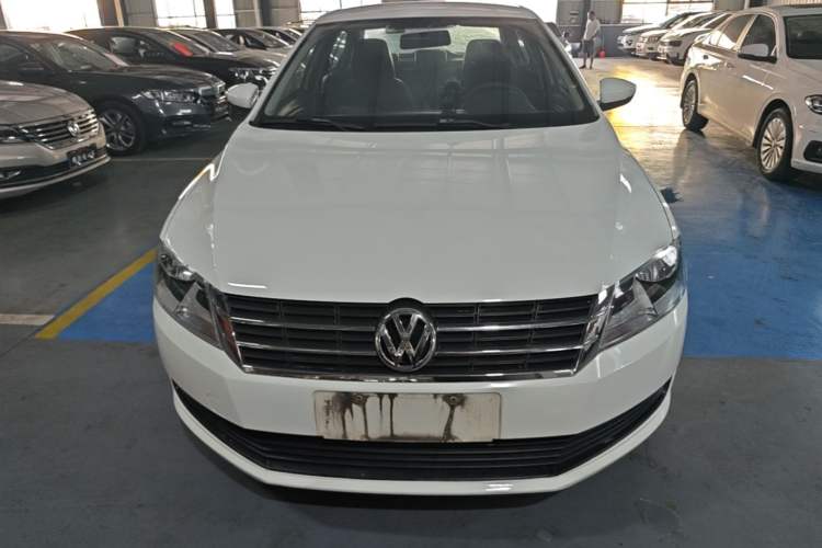 Used Volkswagen Lavida 2015 1.6L Automatic Fashion Edition Front
