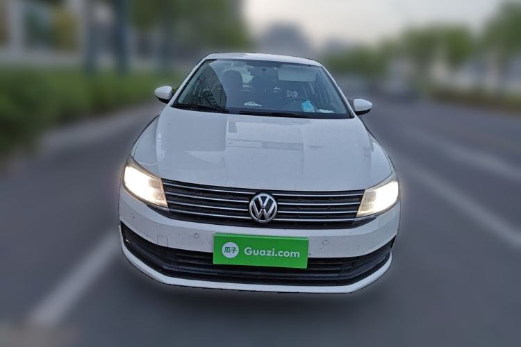 Used Volkswagen Lavida 2015 1.6L Manual Fashion Edition Front