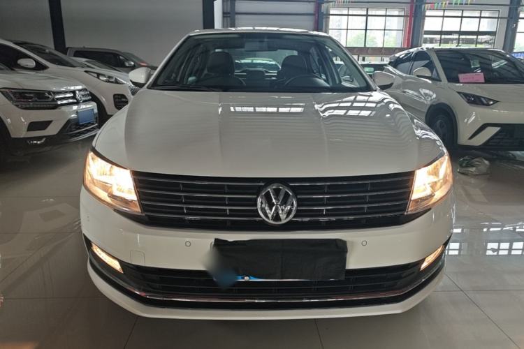 Used Volkswagen Lavida 2015 1.6L Automatic Comfort Edition Front