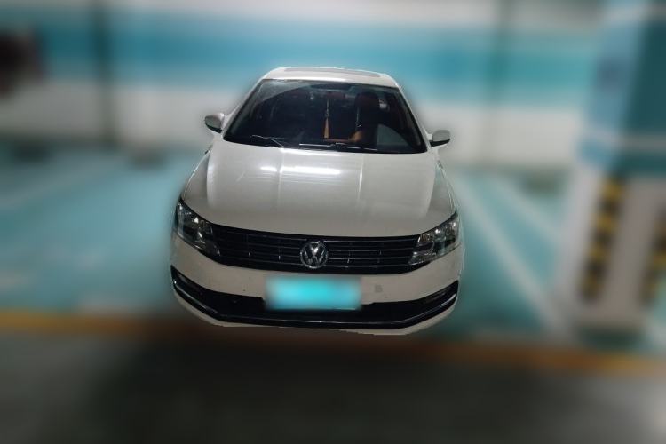 Used Volkswagen Lavida 2015 1.6L Manual Comfort Edition Front