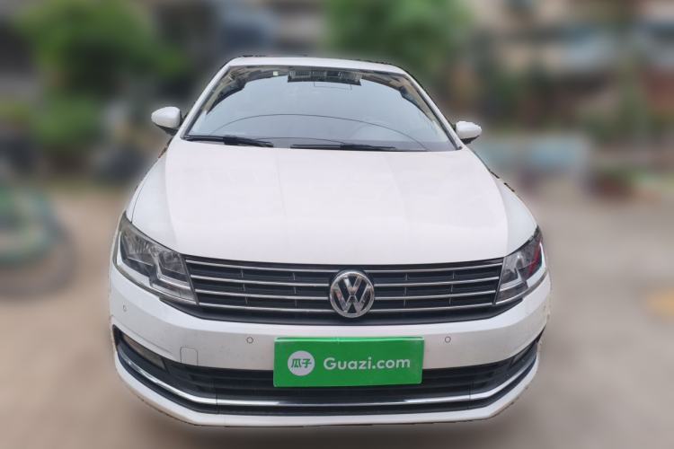 Used Volkswagen Lavida 2015 1.6L Manual Comfort Edition Front