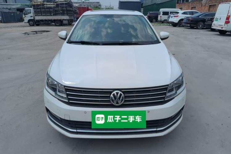 Used Volkswagen Lavida 2015 1.6L Manual Comfort Edition Front