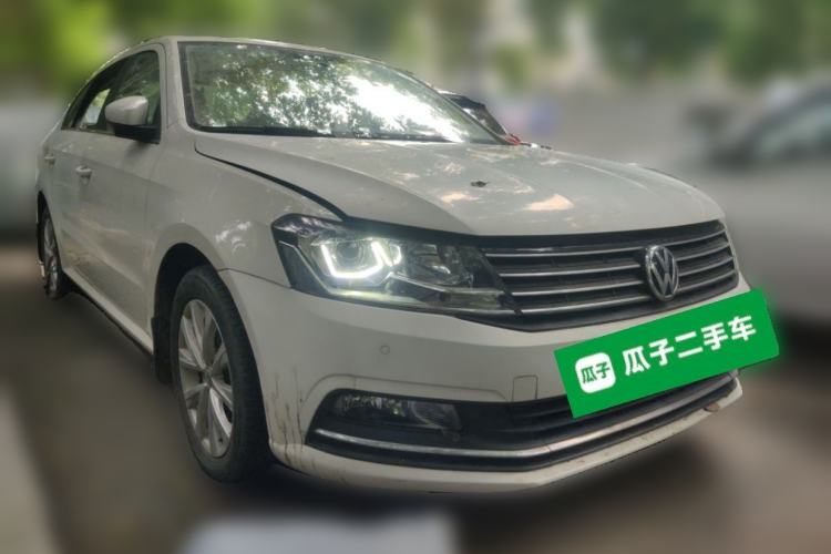 Used Volkswagen Lavida 2015 1.6L Automatic Comfort Edition Front Right 45 Deg