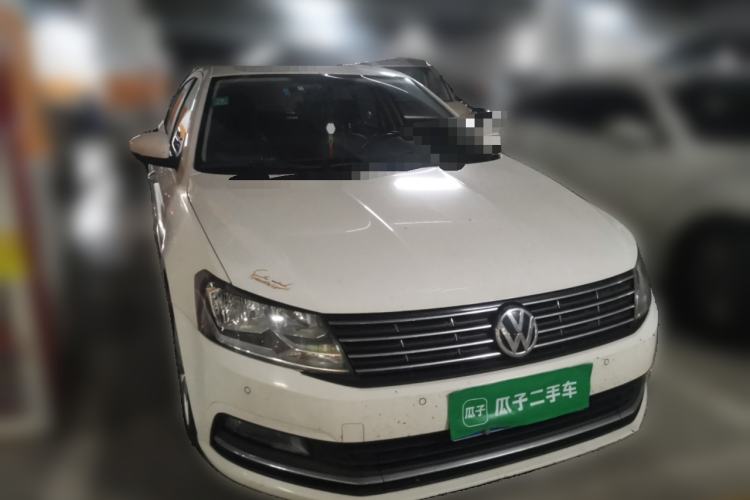 Used Volkswagen Lavida 2015 1.6L Automatic Comfort Edition Front Right 45 Deg