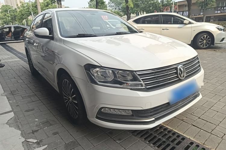 Used Volkswagen Lavida 2015 1.6L Automatic Fashion Edition Front Right 45 Deg