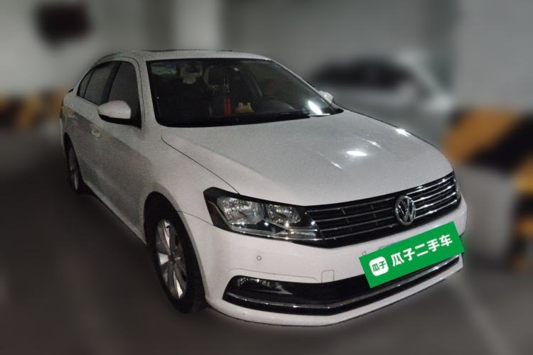 Used Volkswagen Lavida 2015 1.6L Manual Comfort Edition Front Right 45 Deg