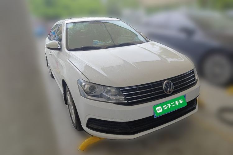 Used Volkswagen Lavida 2015 1.6L Automatic Fashion Edition Front Right 45 Deg