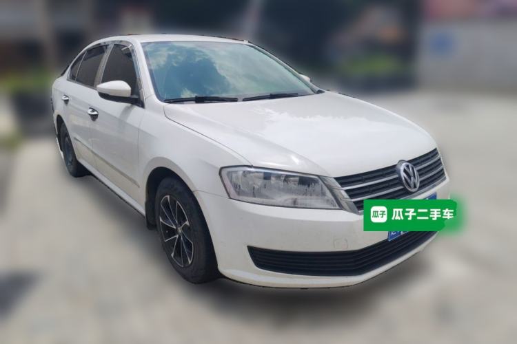 Used Volkswagen Lavida 2015 1.6L Automatic Fashion Edition Front Right 45 Deg