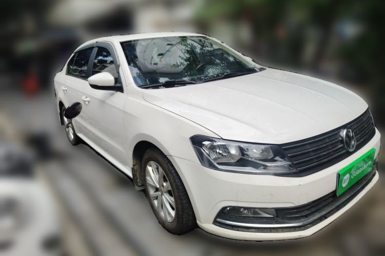 Used Volkswagen Lavida 2015 1.6L Automatic Comfort Edition Front Right 45 Deg