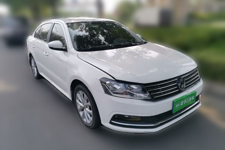 Used Volkswagen Lavida 2015 1.6L Manual Comfort Edition Front Right 45 Deg