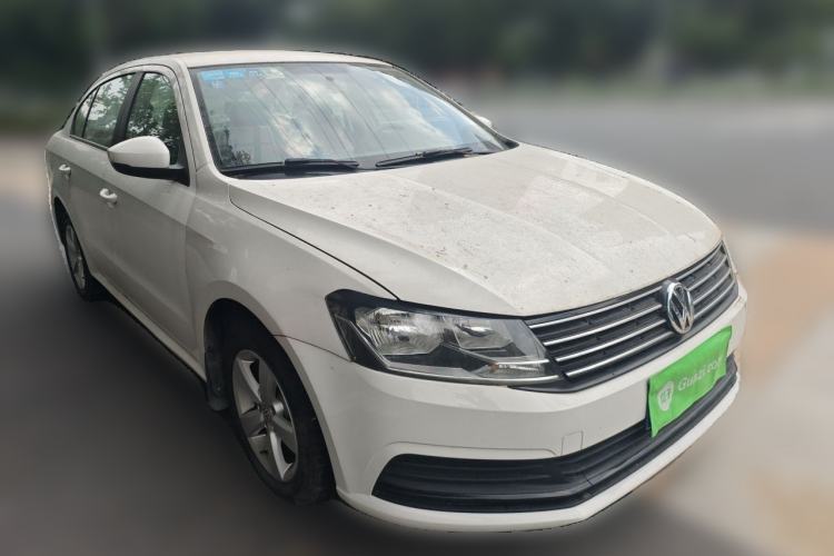 Used Volkswagen Lavida 2015 1.6L Manual Fashion Edition Front Right 45 Deg