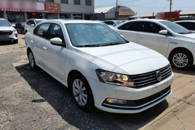 Used Volkswagen Lavida 2015 1.6L Automatic Comfort Edition Front Right 45 Deg