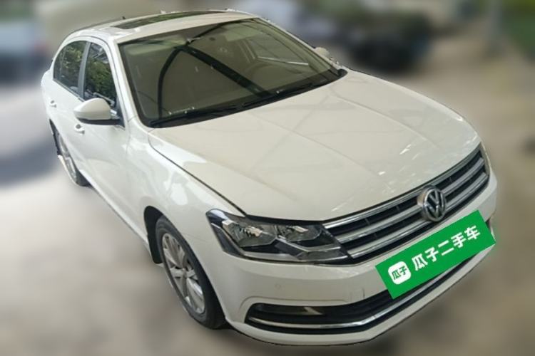 Used Volkswagen Lavida 2015 1.6L Manual Comfort Edition Front Right 45 Deg