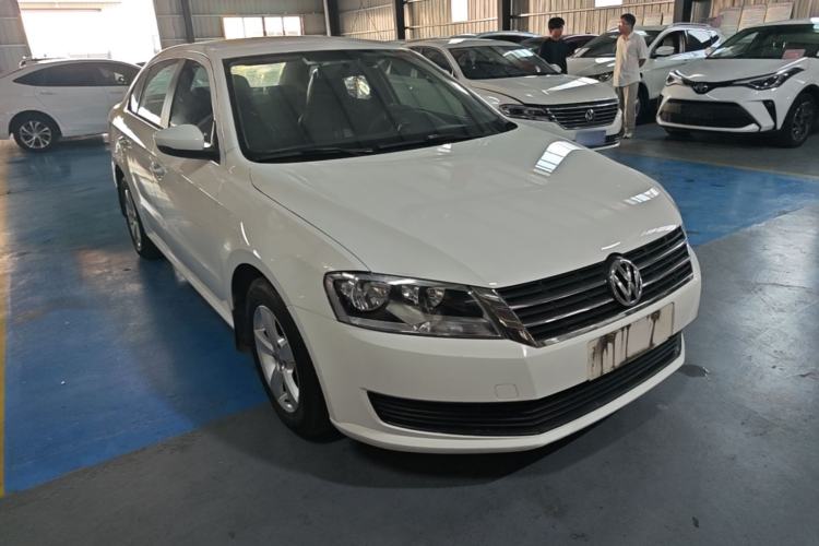 Used Volkswagen Lavida 2015 1.6L Automatic Fashion Edition Front Right 45 Deg