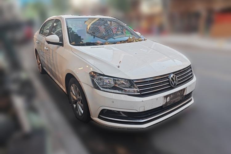 Used Volkswagen Lavida 2015 1.6L Manual Comfort Edition Front Right 45 Deg