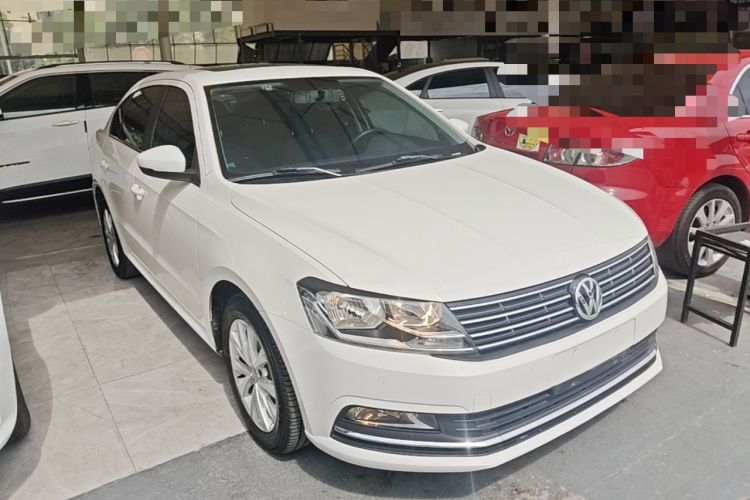 Used Volkswagen Lavida 2015 1.6L Automatic Comfort Edition Front Right 45 Deg