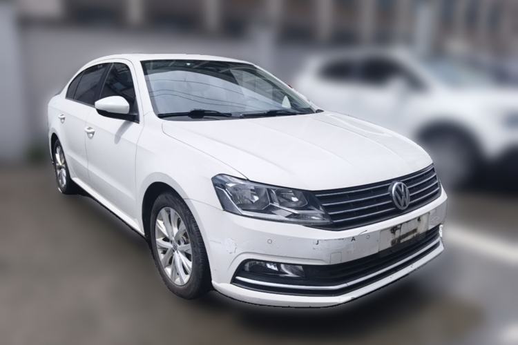 Used Volkswagen Lavida 2015 1.6L Manual Comfort Edition Front Right 45 Deg