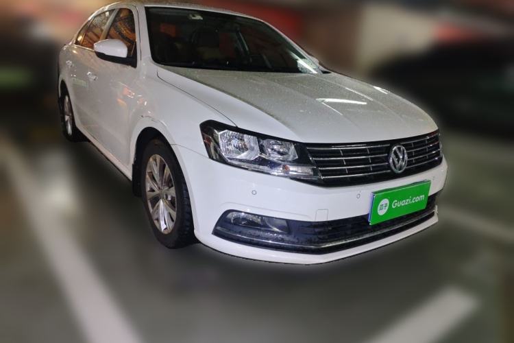 Used Volkswagen Lavida 2015 230TSI DSG Comfort Edition Front Right 45 Deg