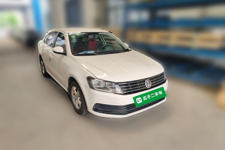 Used Volkswagen Lavida 2015 1.6L Automatic Fashion Edition Front Right 45 Deg