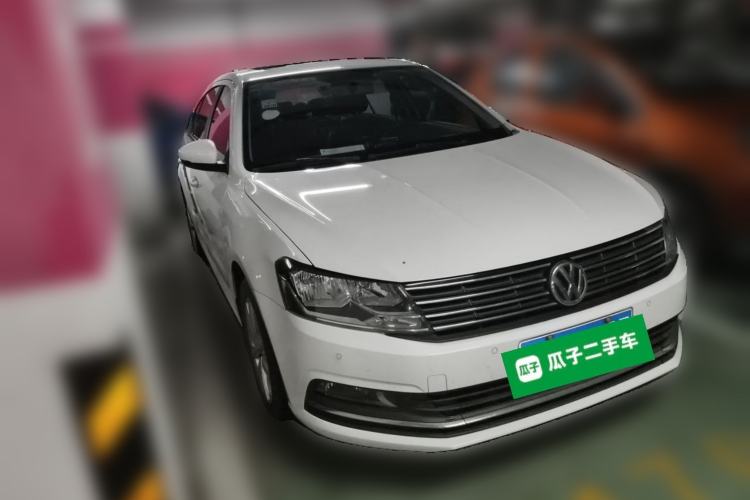 Used Volkswagen Lavida 2015 1.6L Automatic Comfort Edition Front Right 45 Deg
