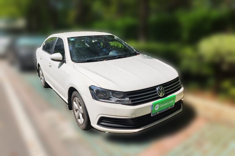 Used Volkswagen Lavida 2015 1.6L Automatic Fashion Edition Front Right 45 Deg