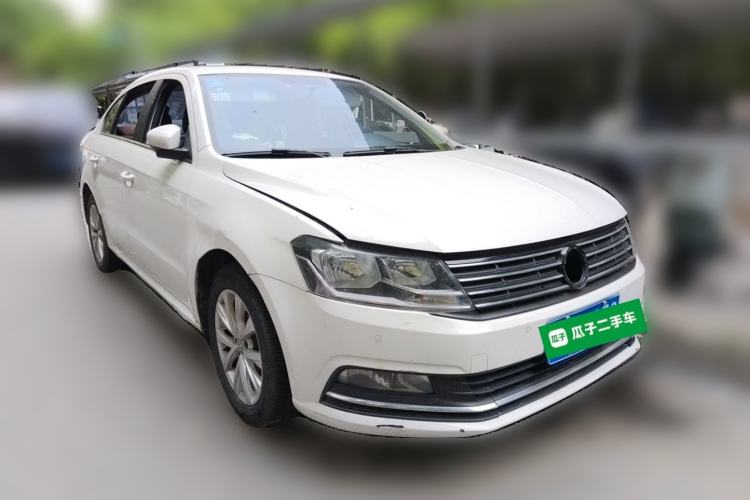 Used Volkswagen Lavida 2015 1.6L Automatic Comfort Edition Front Right 45 Deg
