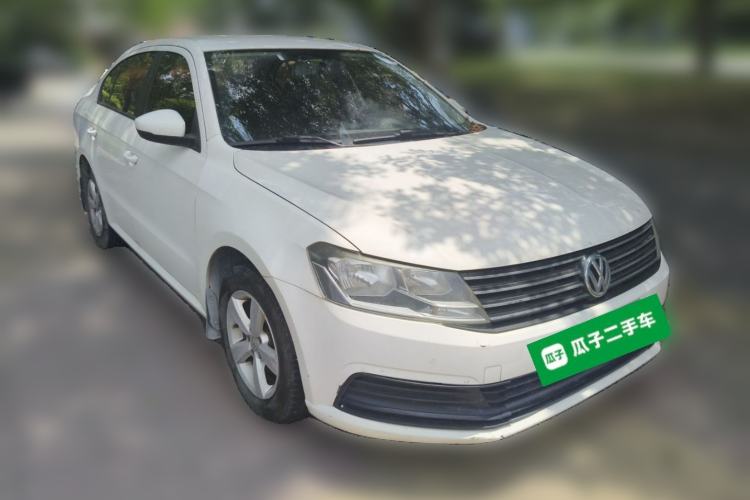 Used Volkswagen Lavida 2015 1.6L Automatic Fashion Edition Front Right 45 Deg