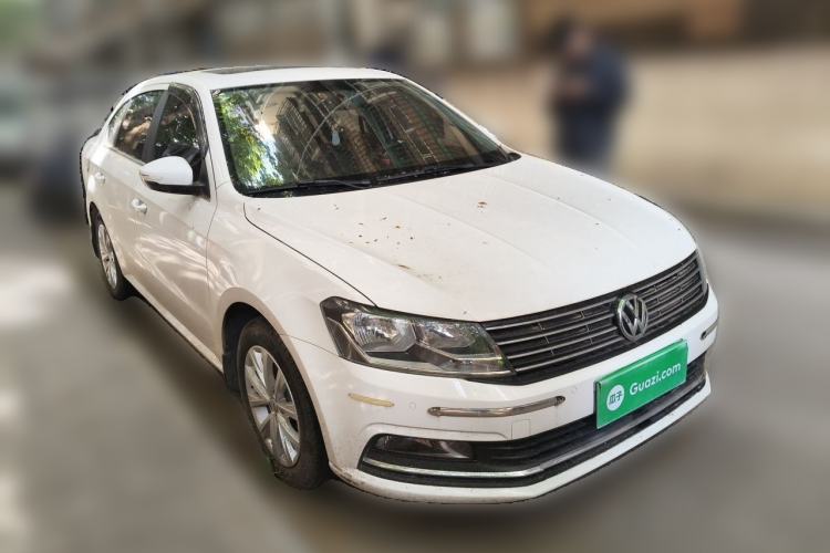 Used Volkswagen Lavida 2015 1.6L Automatic Comfort Edition Front Right 45 Deg