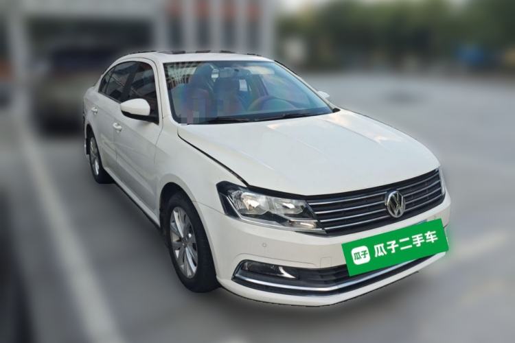 Used Volkswagen Lavida 2015 1.6L Automatic Comfort Edition Front Right 45 Deg