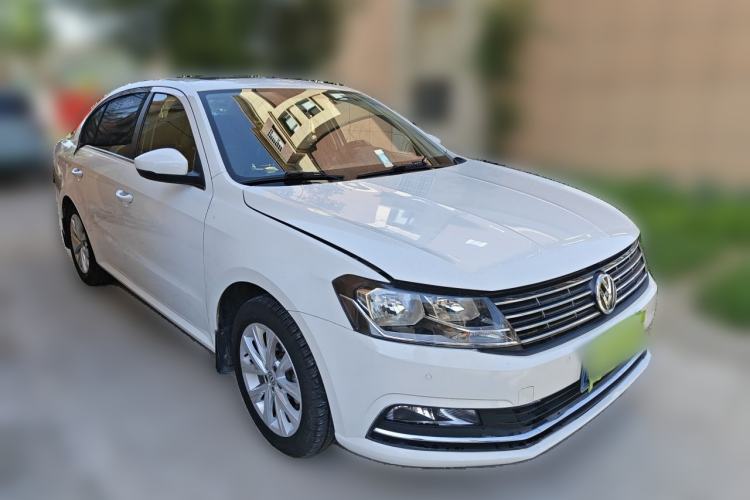 Used Volkswagen Lavida 2015 1.6L Automatic Comfort Edition Front Right 45 Deg