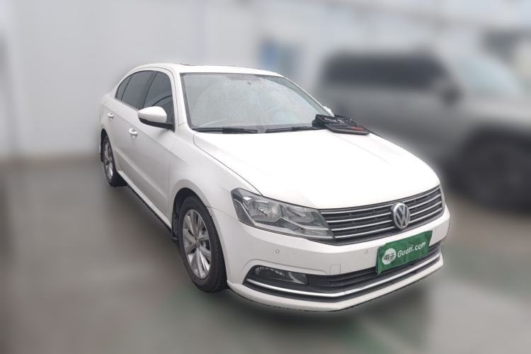Used Volkswagen Lavida 2015 1.6L Automatic Comfort Edition Front Right 45 Deg