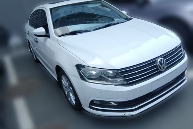 Used Volkswagen Lavida 2015 1.6L Manual Comfort Edition Front Right 45 Deg