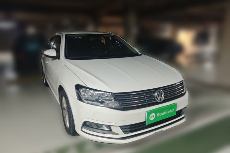 Used Volkswagen Lavida 2015 1.6L Manual Comfort Edition Front Right 45 Deg