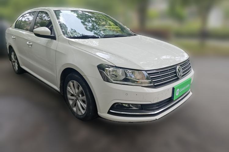 Used Volkswagen Lavida 2015 1.6L Automatic Comfort Edition Front Right 45 Deg