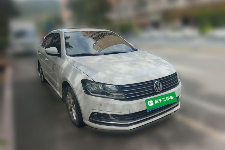 Used Volkswagen Lavida 2015 1.6L Manual Comfort Edition Front Right 45 Deg