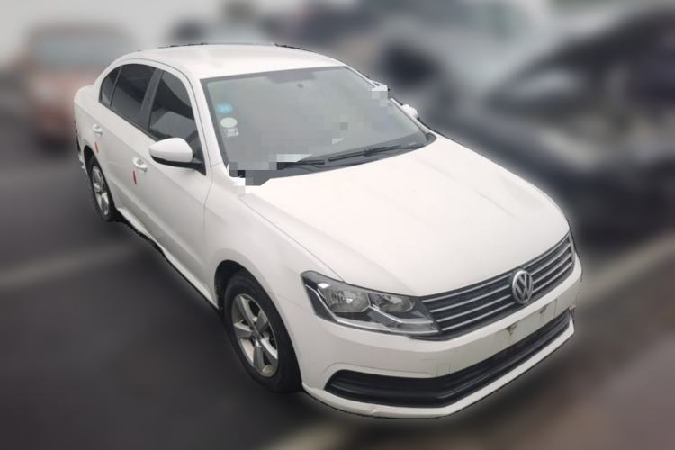 Used Volkswagen Lavida 2015 1.6L Automatic Fashion Edition Front Right 45 Deg