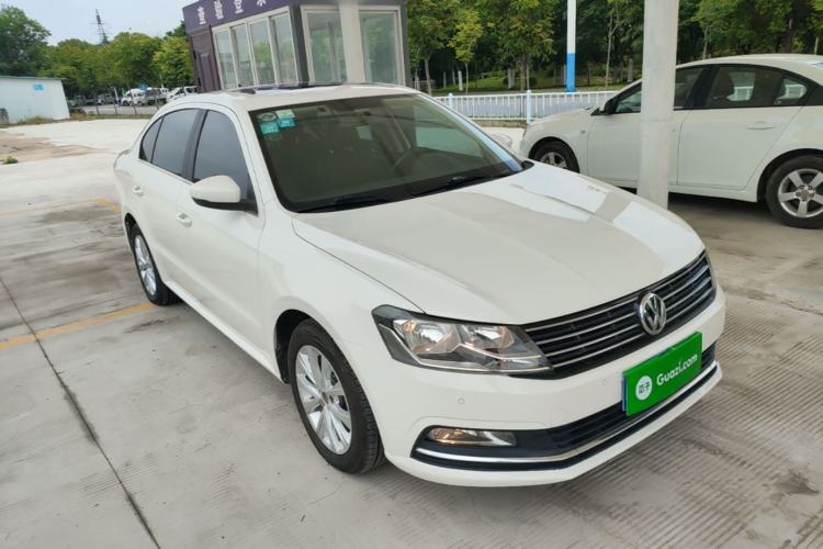 Used Volkswagen Lavida 2015 1.6L Automatic Comfort Edition Front Right 45 Deg