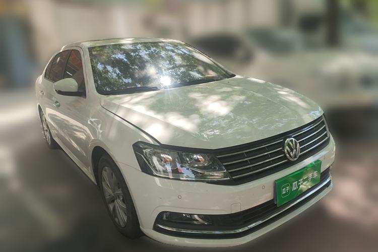 Used Volkswagen Lavida 2015 1.6L Manual Comfort Edition Front Right 45 Deg