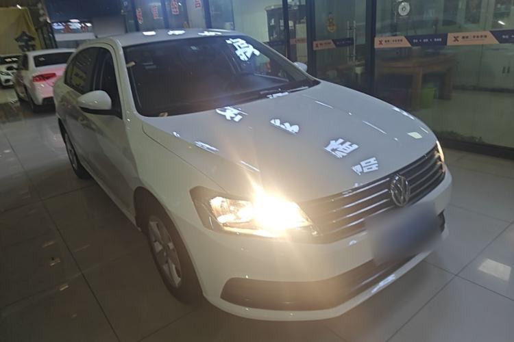 Used Volkswagen Lavida 2015 1.6L Automatic Fashion Edition Front Right 45 Deg