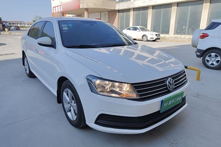 Used Volkswagen Lavida 2015 1.6L Automatic Fashion Edition Front Right 45 Deg