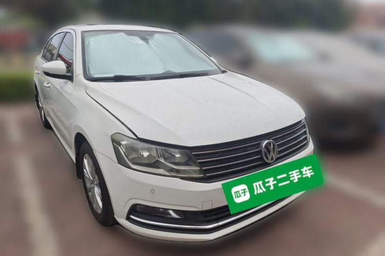 Used Volkswagen Lavida 2015 1.6L Automatic Comfort Edition Front Right 45 Deg